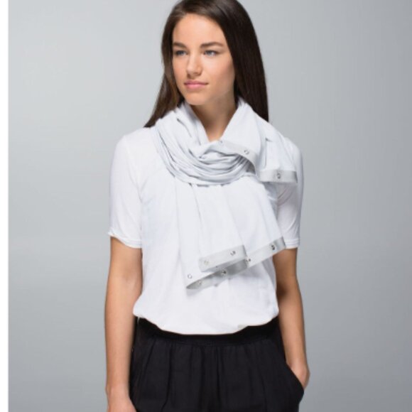 Lululemon Vinyasa Scarf Wee Stripe White Silver Spoon - Picture 1 of 6